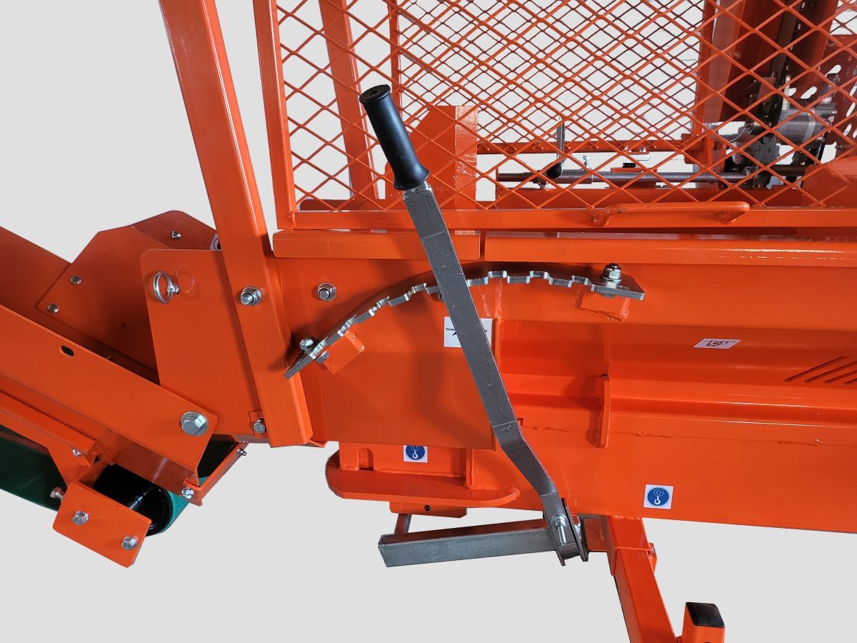 Výškové nastavení štípacího klínu