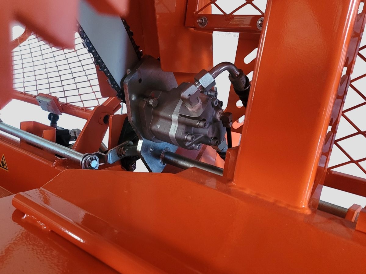 Hydromotor pohonu řezacího řetězu