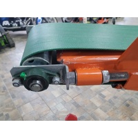 pásový dopravník pro štípací poloautomat