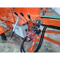 pásový dopravník pro štípací poloautomat