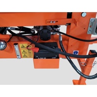 štípací poloautomat motorový