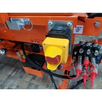 štípací poloautomat motorový